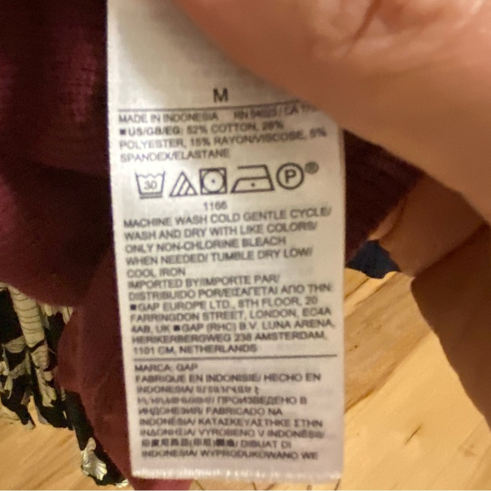 GAP Maroon Ribbed Dress - Picture 6 of 6